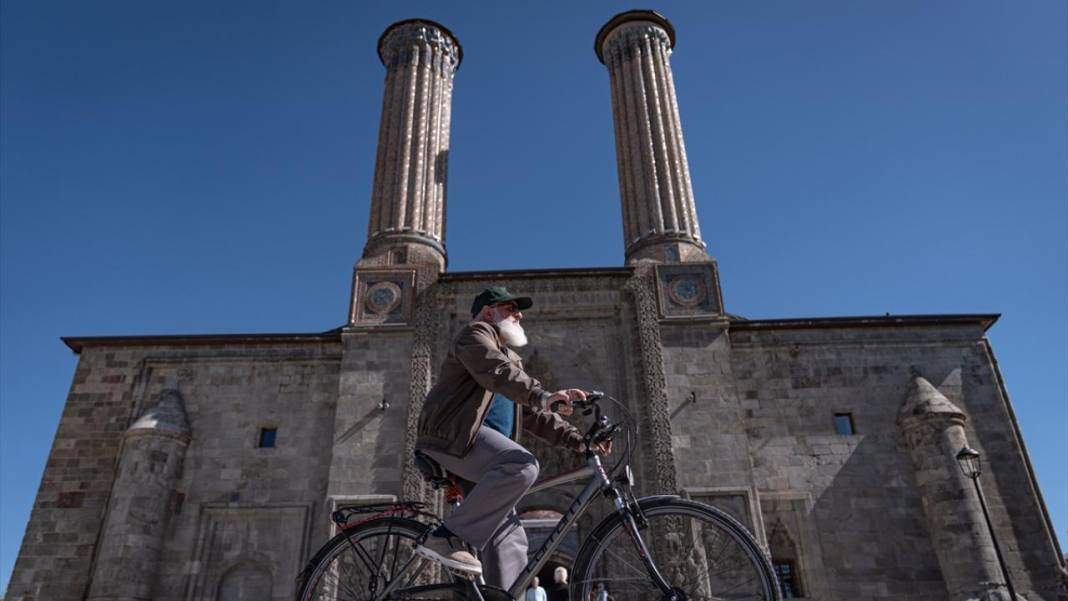 İlhami dede sağlıklı yaşam için günde yaklaşık 20 kilometre pedal çeviriyor 9